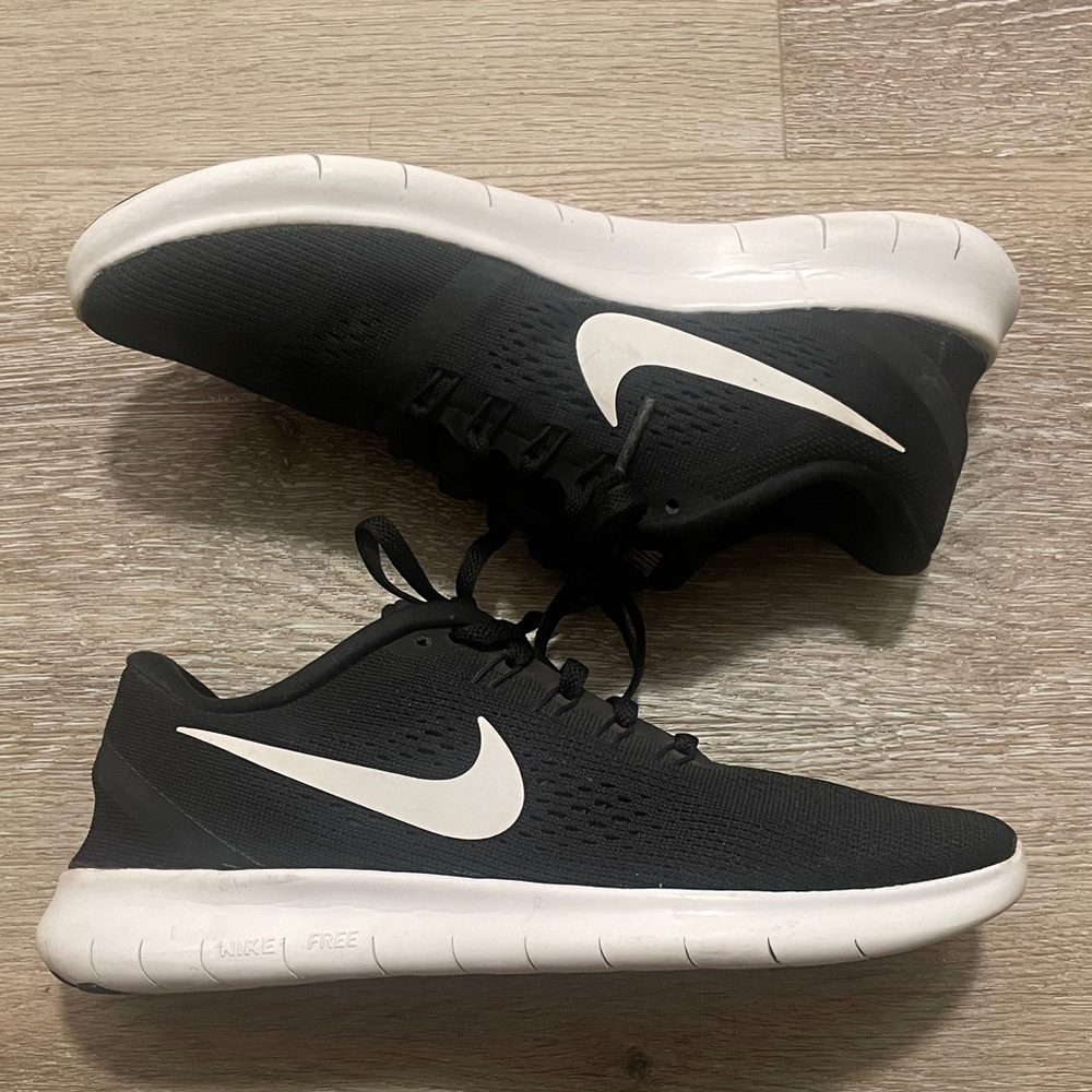 Nike Black and White Running Shoes